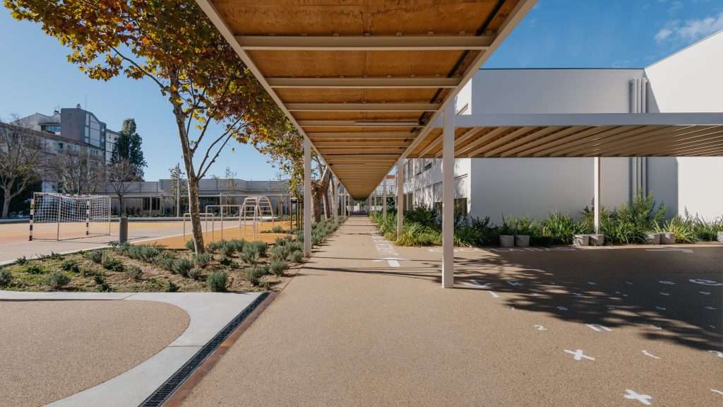 Escola Básica e Jardim De Infância Infante D. Henrique